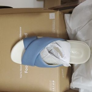 Vionic Vesta lug sole sandal sz 10 blue